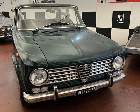 alfa romeo giulia 1300 vista tre quarti anteriore dx